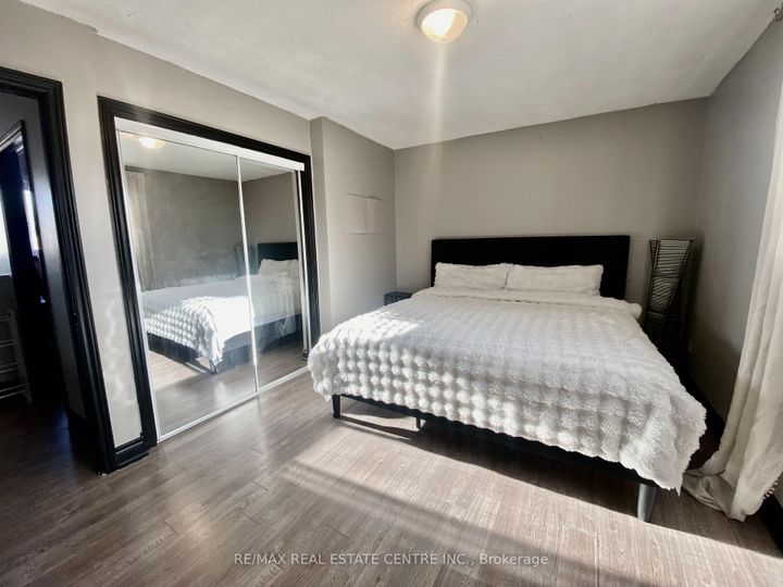 Photo 6 at 17 - 2755 Windwood Drive, Meadowvale, Mississauga