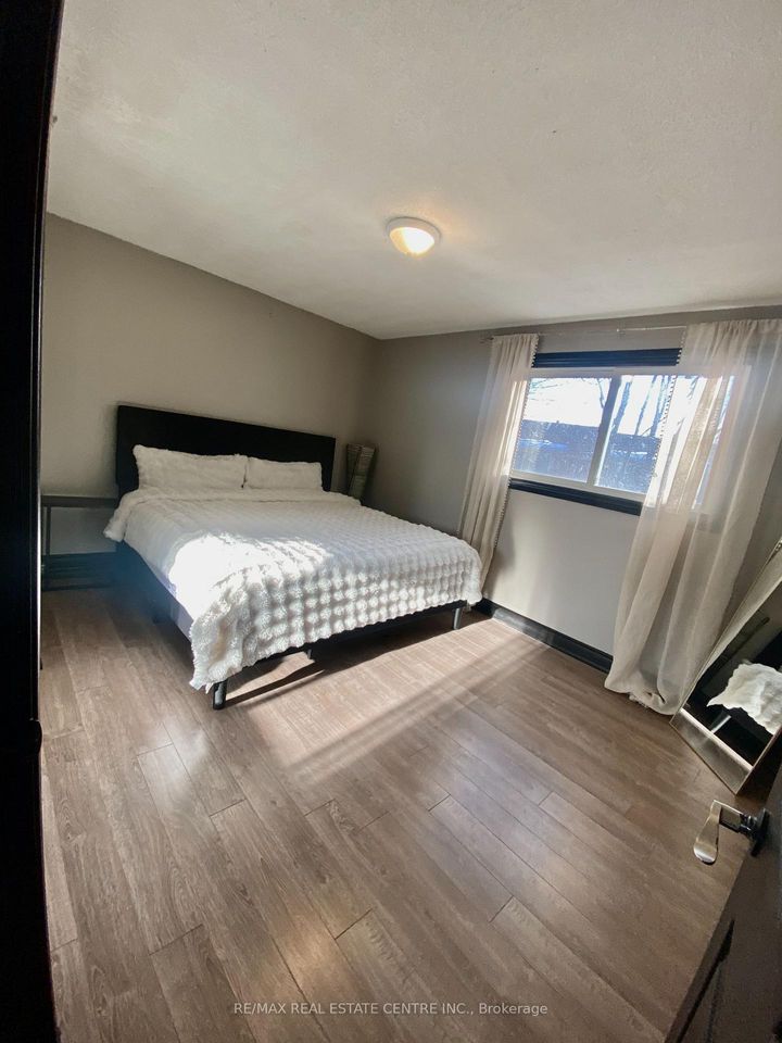 Photo 10 at 17 - 2755 Windwood Drive, Meadowvale, Mississauga