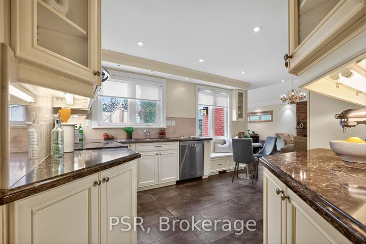 Photo 7 at 575 Patricia Drive, WO West, Oakville