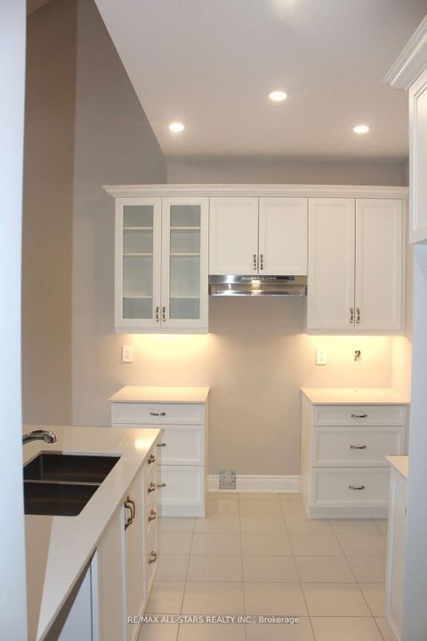 Photo 1 at 18 Schortinghuis Street, Sutton & Jackson's Point, Georgina