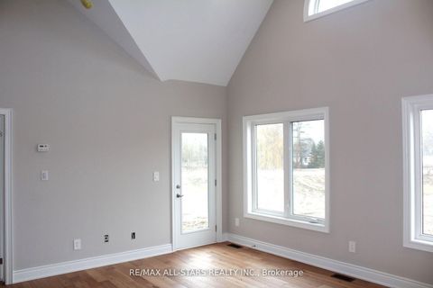 Photo 4 at 18 Schortinghuis Street, Sutton & Jackson's Point, Georgina