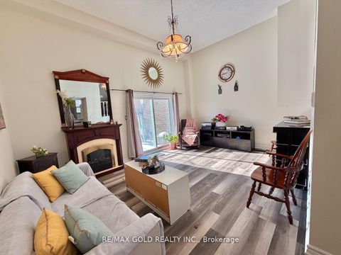 Photo 5 at 26 - 7707 Darcel Avenue, Malton, Mississauga