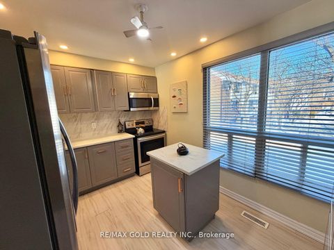 Photo 7 at 26 - 7707 Darcel Avenue, Malton, Mississauga