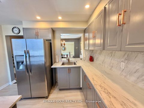 Photo 8 at 26 - 7707 Darcel Avenue, Malton, Mississauga