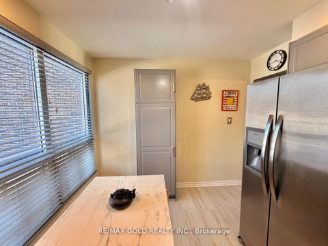 Photo 10 at 26 - 7707 Darcel Avenue, Malton, Mississauga