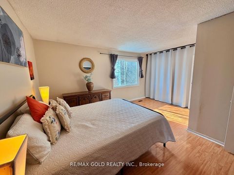 Photo 15 at 26 - 7707 Darcel Avenue, Malton, Mississauga