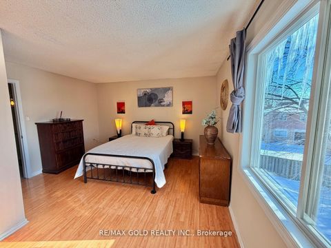 Photo 17 at 26 - 7707 Darcel Avenue, Malton, Mississauga