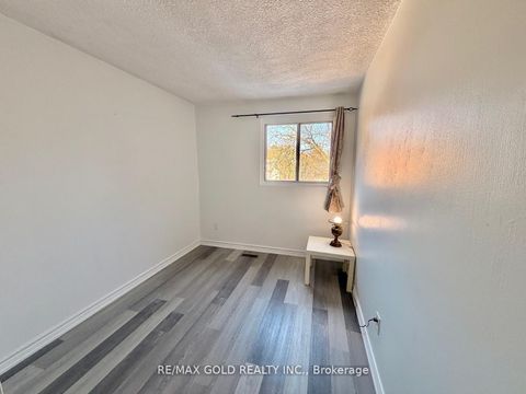 Photo 22 at 26 - 7707 Darcel Avenue, Malton, Mississauga