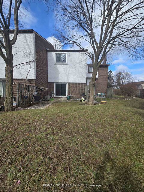 Photo 31 at 26 - 7707 Darcel Avenue, Malton, Mississauga