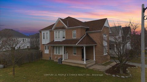 Photo 8 at 1456 Lyncroft Crescent, Taunton, Oshawa