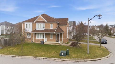 Photo 12 at 1456 Lyncroft Crescent, Taunton, Oshawa