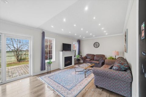 Photo 24 at 1456 Lyncroft Crescent, Taunton, Oshawa