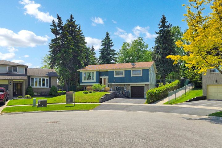 Photo 1 at 122 Valleyview Crescent W, Bradford, Bradford West Gwillimbury