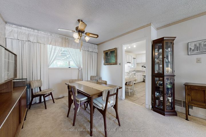 Photo 5 at 122 Valleyview Crescent W, Bradford, Bradford West Gwillimbury