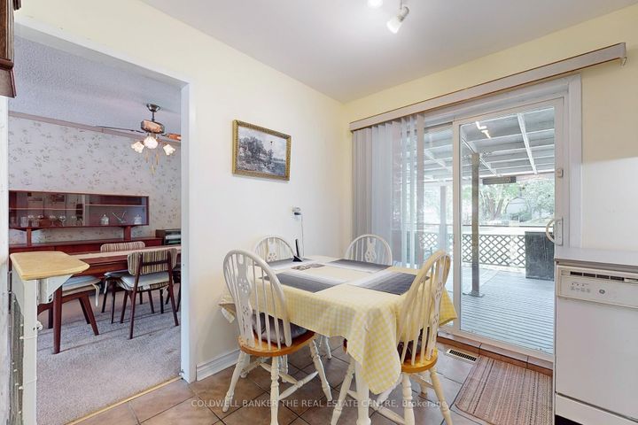 Photo 7 at 122 Valleyview Crescent W, Bradford, Bradford West Gwillimbury