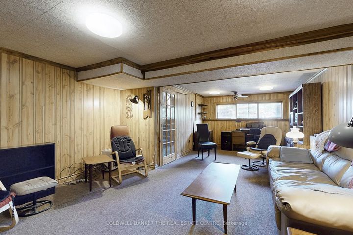 Photo 15 at 122 Valleyview Crescent W, Bradford, Bradford West Gwillimbury