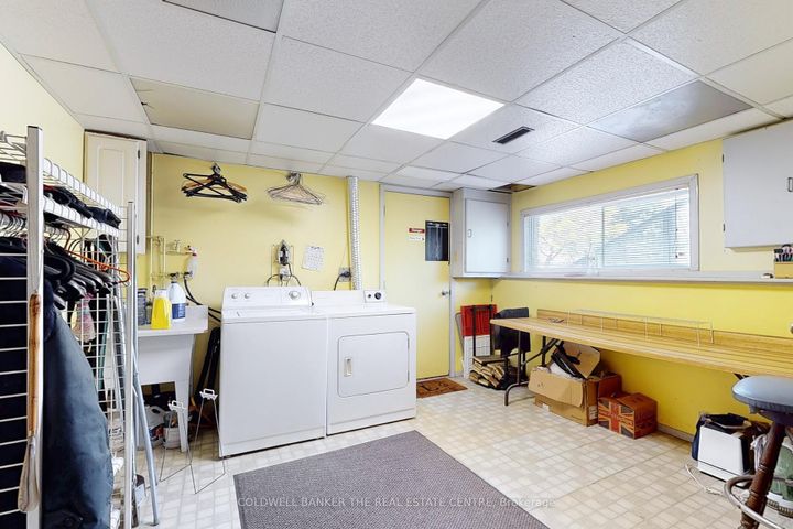 Photo 16 at 122 Valleyview Crescent W, Bradford, Bradford West Gwillimbury