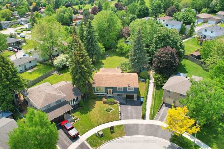 Photo 21 at 122 Valleyview Crescent W, Bradford, Bradford West Gwillimbury