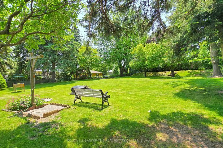 Photo 25 at 122 Valleyview Crescent W, Bradford, Bradford West Gwillimbury