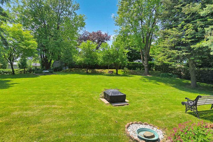 Photo 26 at 122 Valleyview Crescent W, Bradford, Bradford West Gwillimbury