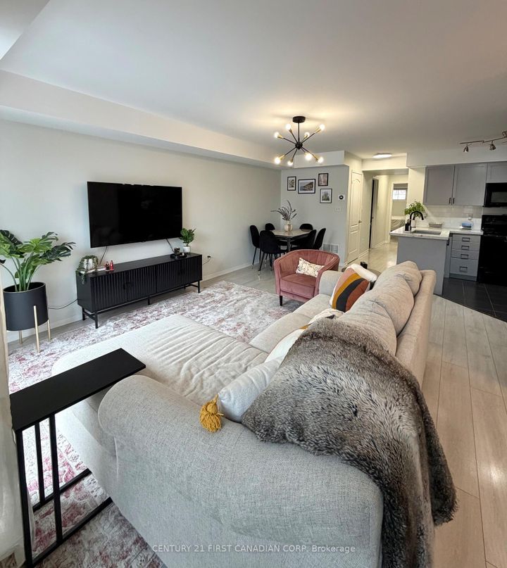 Photo 2 at 2 - 35 Hays Boulevard, RO River Oaks, Oakville