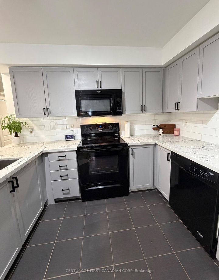 Photo 8 at 2 - 35 Hays Boulevard, RO River Oaks, Oakville