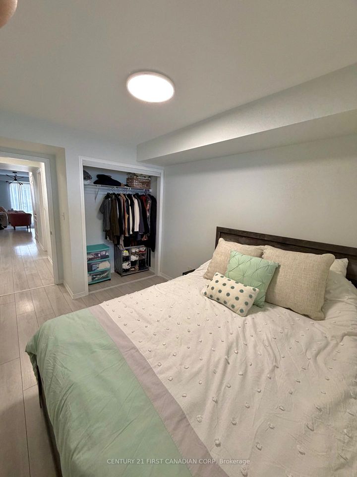 Photo 14 at 2 - 35 Hays Boulevard, RO River Oaks, Oakville