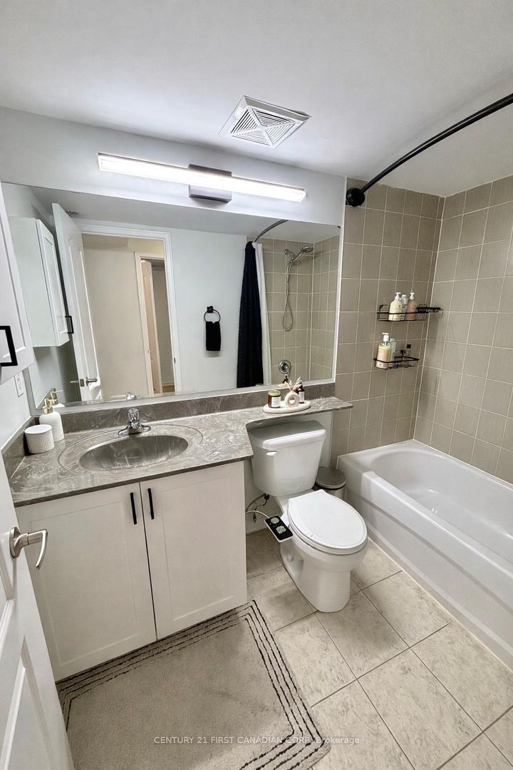 Photo 15 at 2 - 35 Hays Boulevard, RO River Oaks, Oakville