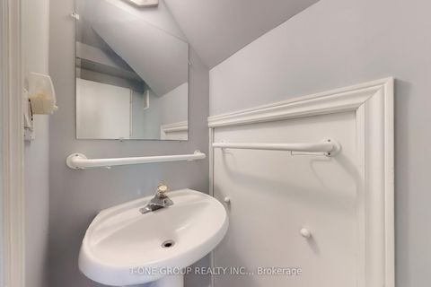 Photo 31 at 26 Balaby Crescent, Don Mills, Toronto