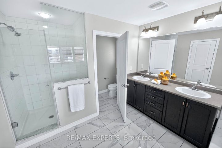 Photo 16 at 31 Gillis Road, Northwest Brampton, Brampton