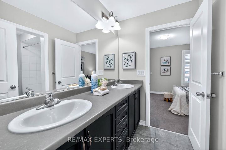 Photo 19 at 31 Gillis Road, Northwest Brampton, Brampton