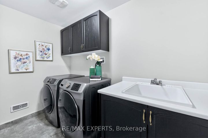 Photo 26 at 31 Gillis Road, Northwest Brampton, Brampton