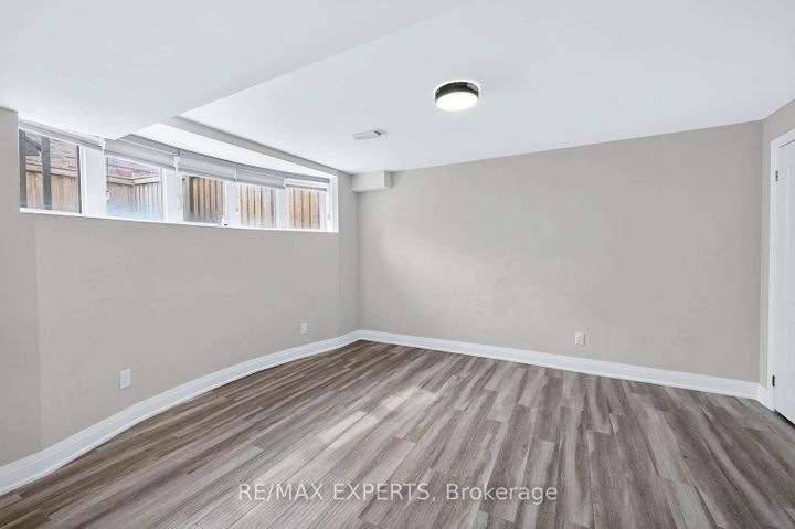 Photo 32 at 31 Gillis Road, Northwest Brampton, Brampton