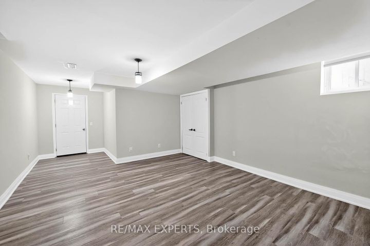 Photo 33 at 31 Gillis Road, Northwest Brampton, Brampton