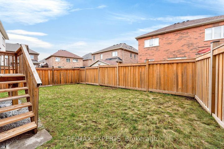 Photo 37 at 31 Gillis Road, Northwest Brampton, Brampton