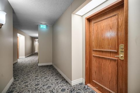 Photo 3 at 109 - 2502 Rutherford Road, Maple, Vaughan