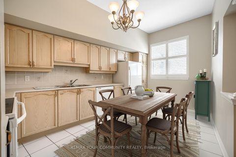 Photo 16 at 109 - 2502 Rutherford Road, Maple, Vaughan