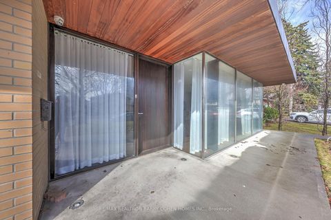 Photo 1 at 6 Bannatyne Drive, Windfields, Toronto