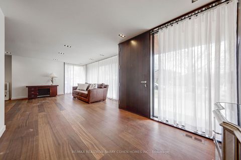 Photo 3 at 6 Bannatyne Drive, Windfields, Toronto