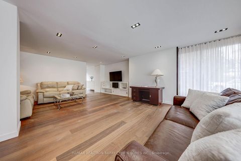 Photo 4 at 6 Bannatyne Drive, Windfields, Toronto