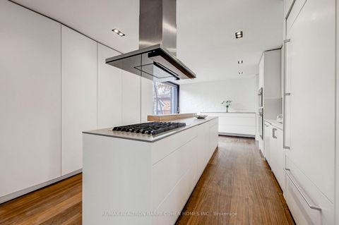 Photo 8 at 6 Bannatyne Drive, Windfields, Toronto