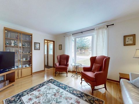 Photo 2 at 51 Tansley Avenue, Bendale, Toronto