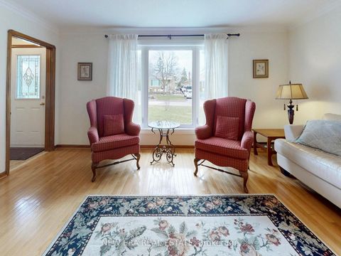 Photo 3 at 51 Tansley Avenue, Bendale, Toronto