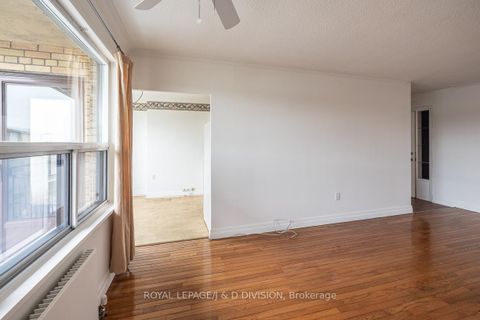 Photo 3 at 716 - 660 Eglinton Avenue W, Forest Hill North, Toronto