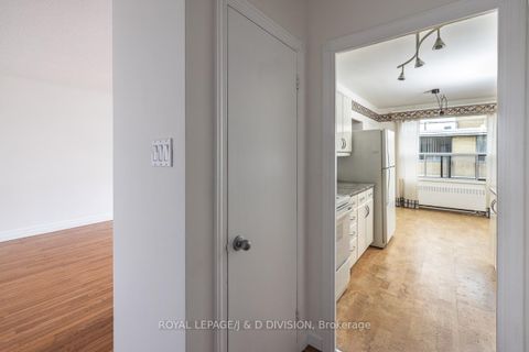 Photo 6 at 716 - 660 Eglinton Avenue W, Forest Hill North, Toronto