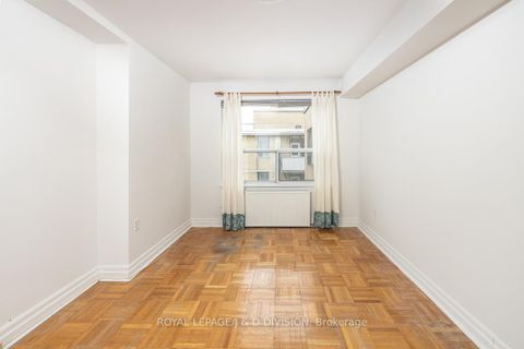 Photo 15 at 716 - 660 Eglinton Avenue W, Forest Hill North, Toronto