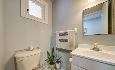 Photo 18 at 71 - 3525 Brandon Gate Drive, Malton, Mississauga