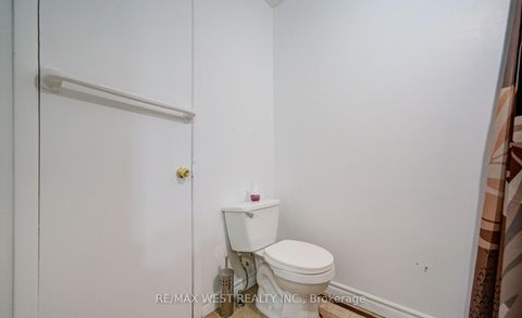 Photo 19 at 71 - 3525 Brandon Gate Drive, Malton, Mississauga