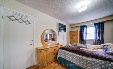 Photo 23 at 71 - 3525 Brandon Gate Drive, Malton, Mississauga