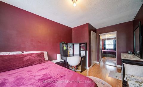 Photo 29 at 71 - 3525 Brandon Gate Drive, Malton, Mississauga